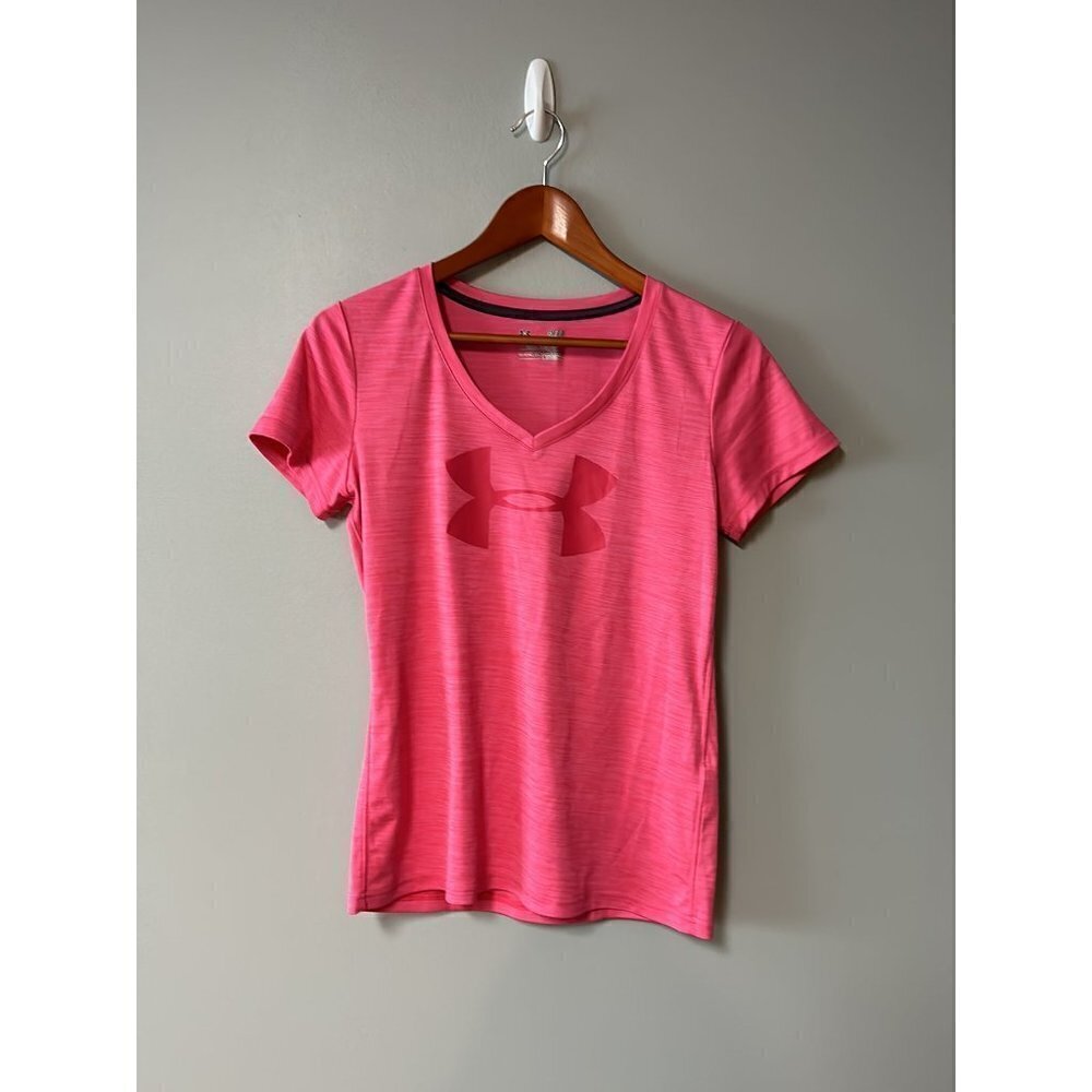Womens Size S Pink Under Armour Shirt